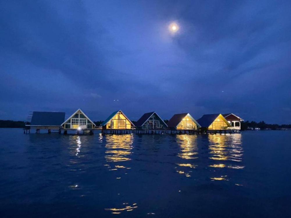 Adil Waterhouse Resort | Escabee.com