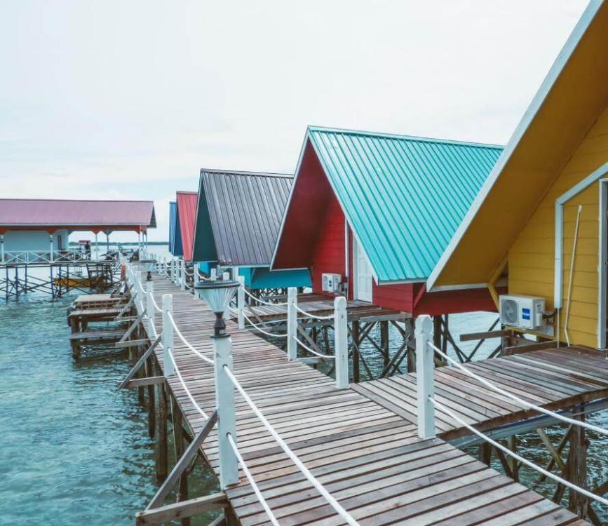 Adil Waterhouse Resort | Escabee.com