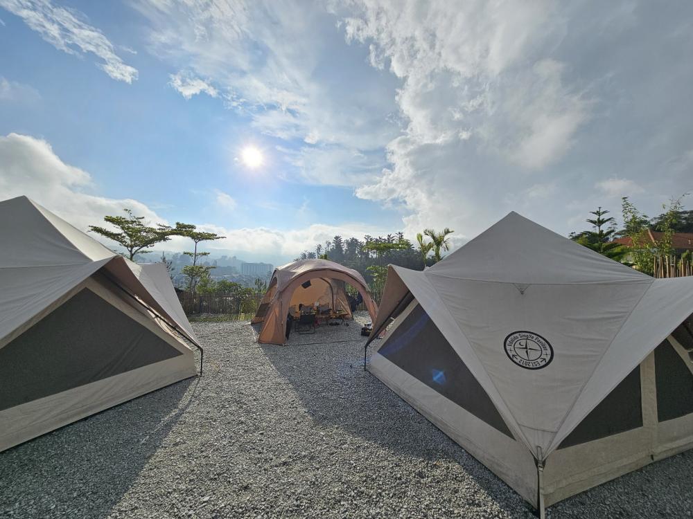 The Bayu Golden Hills | Escabee.com