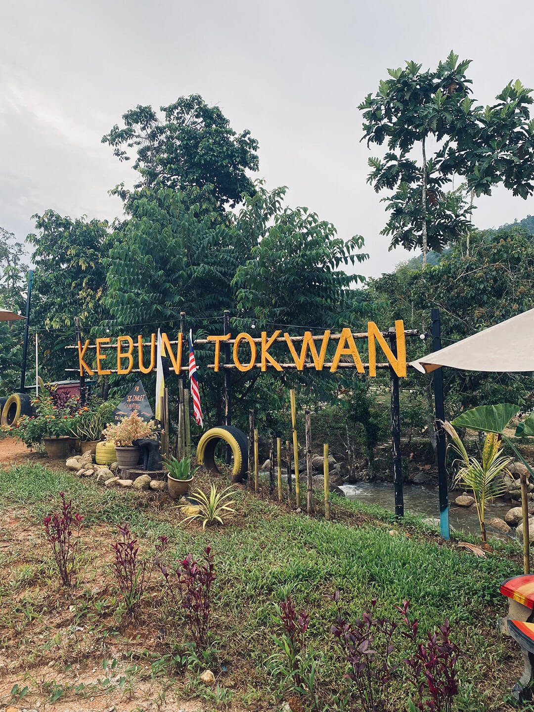 SZ Chalet and Camping (Kebun Tokwan) offers camping lots and chalets that have a lot of facilities to make your stay here an enjoyable one.