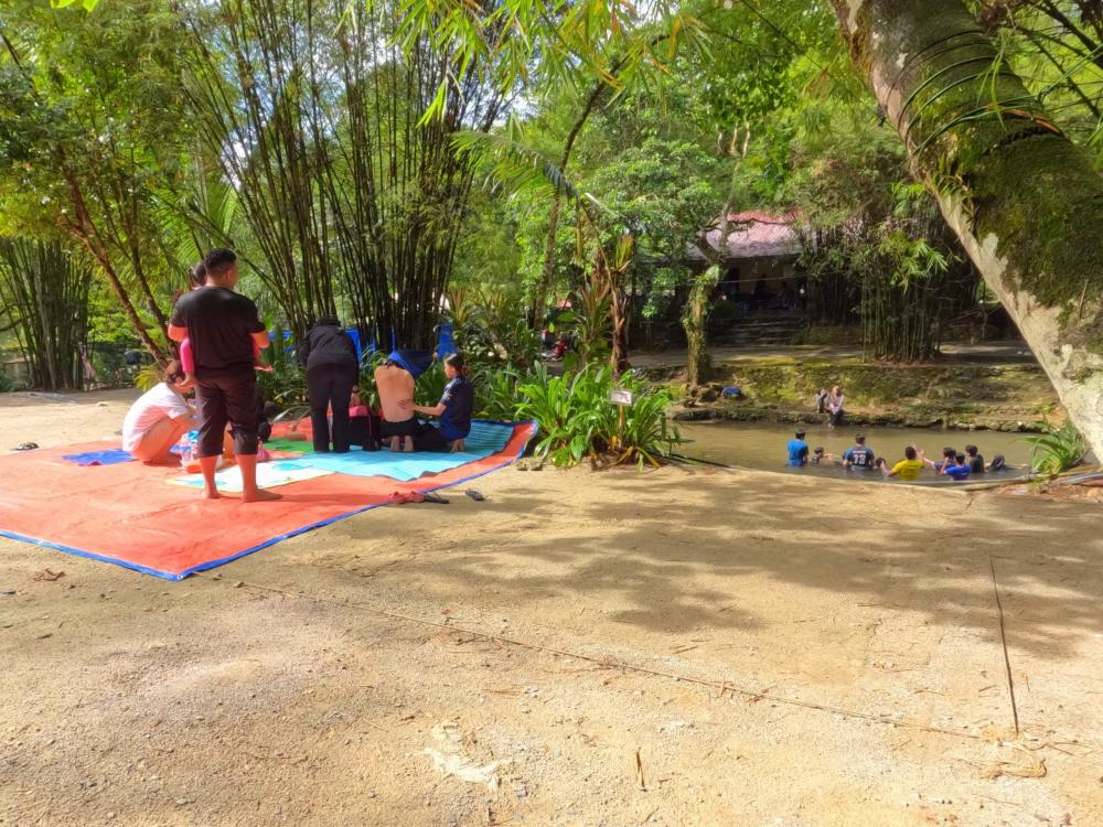 Sungai Lopo Village Hulu Langat | Escabee.com