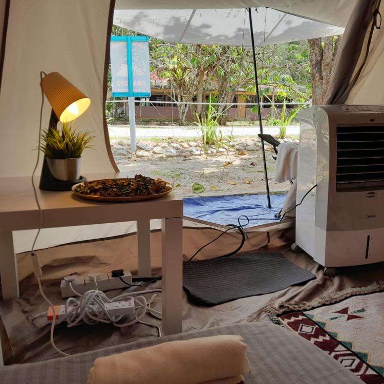 Aur Glampcamp & Campsite | Escabee.com