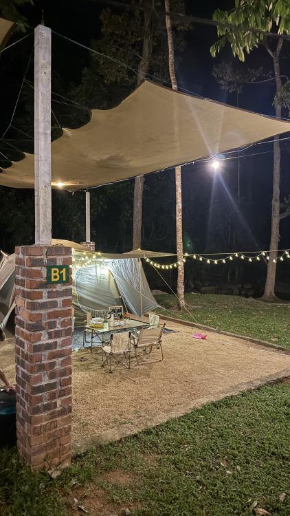 Seven Beret Campsite & Survival Village | Escabee.com