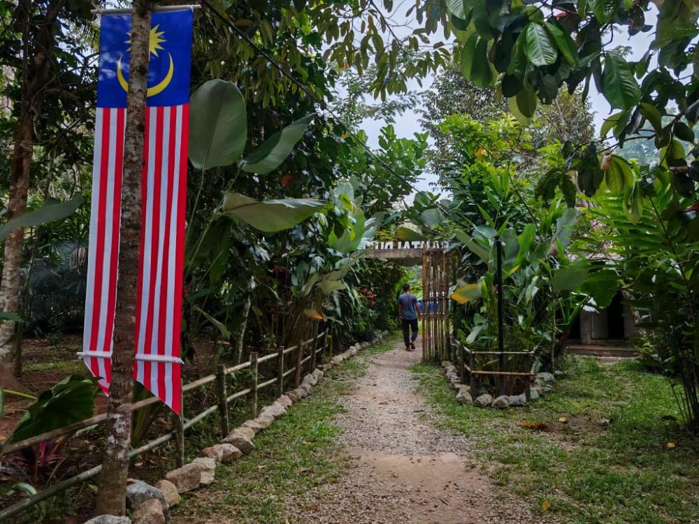 Santai Dusun Campsite | Escabee.com