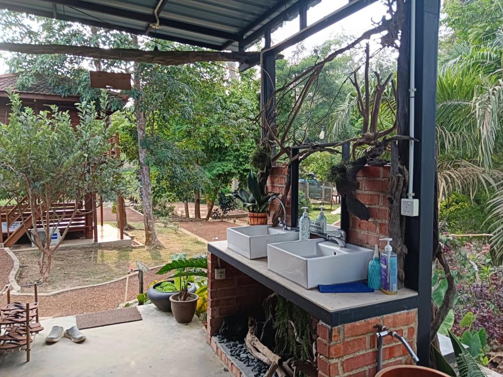 Laman Eden Campsite Kepis | Escabee.com