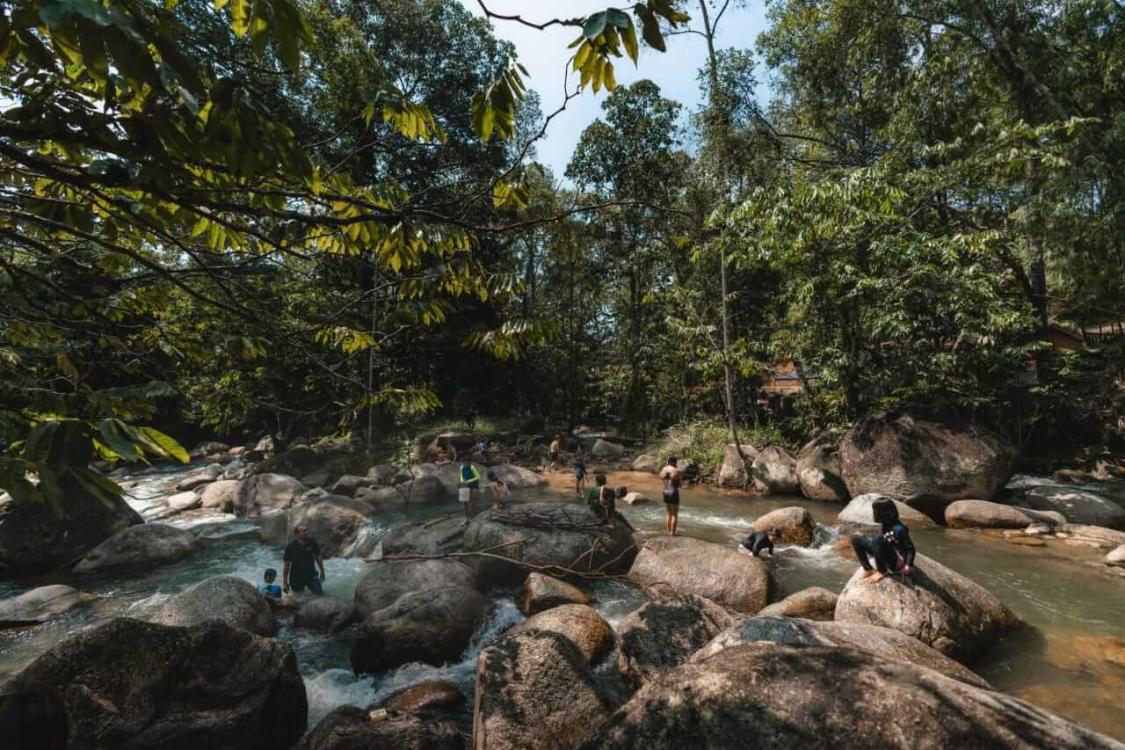 Camp Adventure By The River | Escabee.com