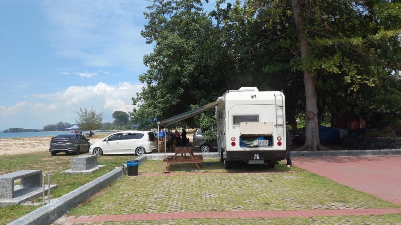 PD CamperVan Park Pantai Batu 5 | Escabee.com