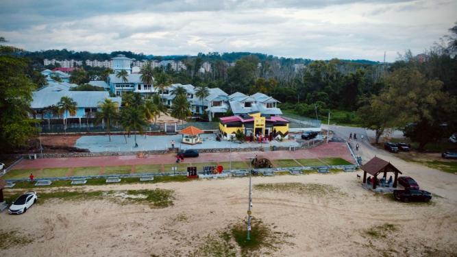 PD CamperVan Park Pantai Batu 5