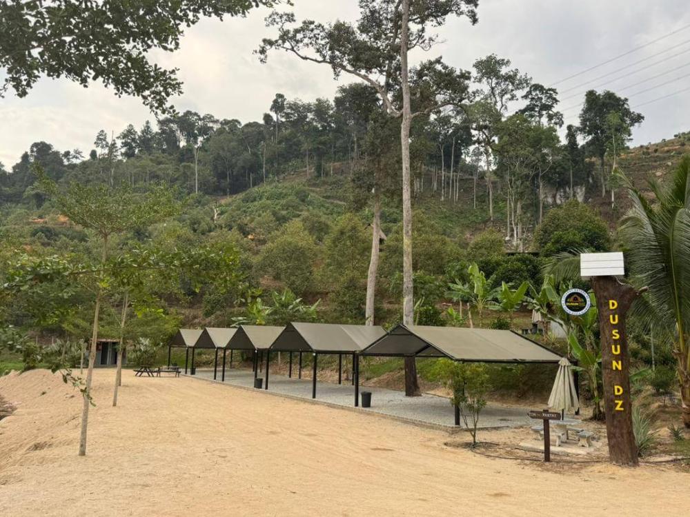Camping - Zon Pantai at Dusun Dz